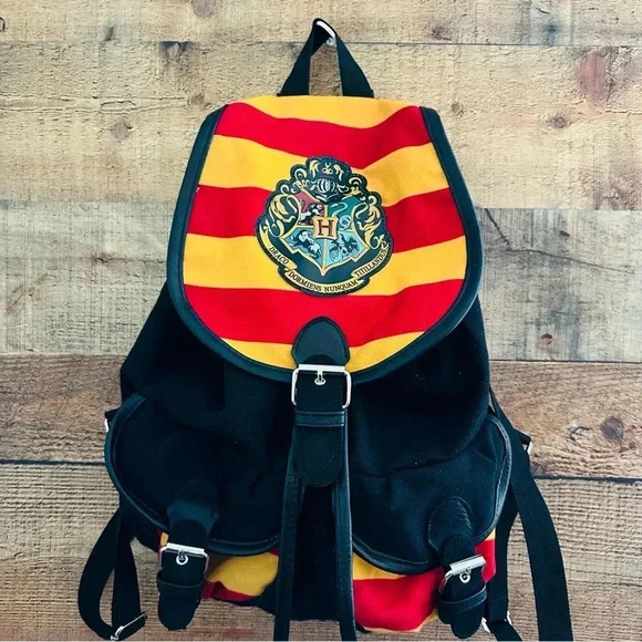 Unisex Rare Bioworld Harry Potter Knapsack/Backpack Hogwarts - Picture 1 of 9